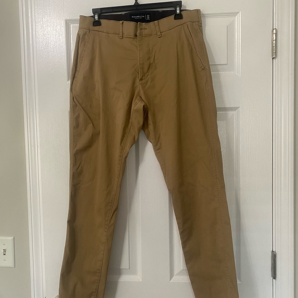 Mens Abercrombie khakis, only worn a few weeks, size 33 x 32